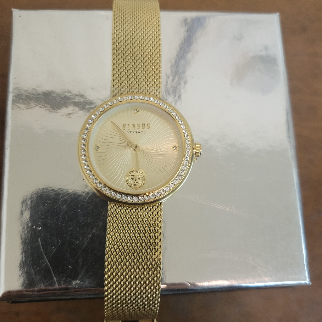 Womens Watch Gold Like New Never Worn